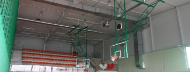 Basketbalové konstrukce s elektropohonem