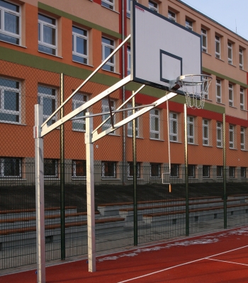 Basketbalová konstrukce dvousloupová pevná, vysazení 1,2 m, deska 105 x 180 cm